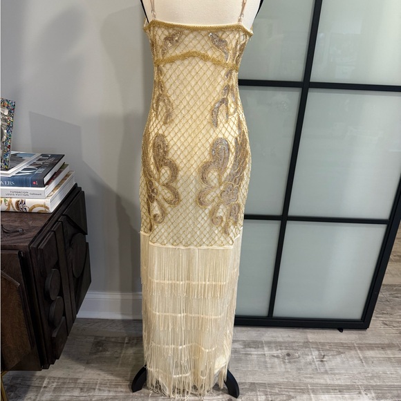 Elegant Gold and Cream Fringe Dress - Picture 6 of 6